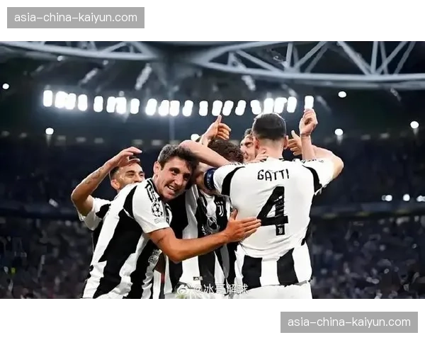 意大利杯半决赛次回合:尤文图斯1-0亚特兰大,总比分2-1晋级决赛 意大利杯半决赛次回合:尤文图斯1-0亚特兰大,总比分2-1晋级决赛